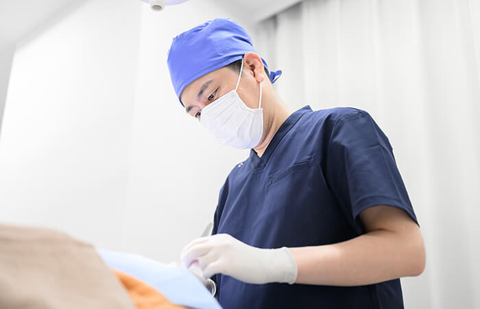形成外科専門医による粉瘤手術